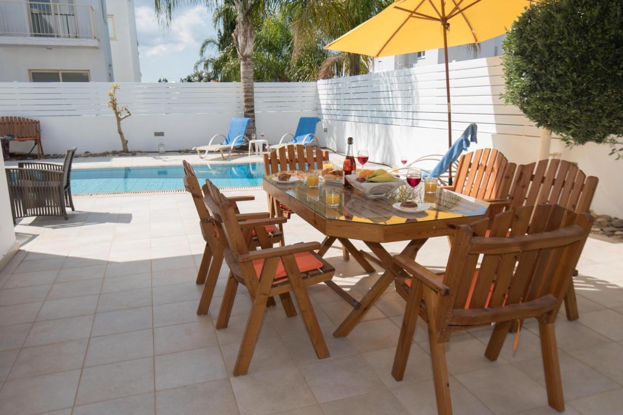 Villa Pomelo Protaras Bagian luar foto