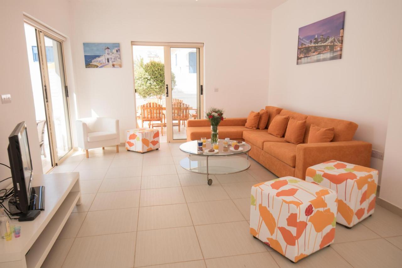Villa Pomelo Protaras Bagian luar foto