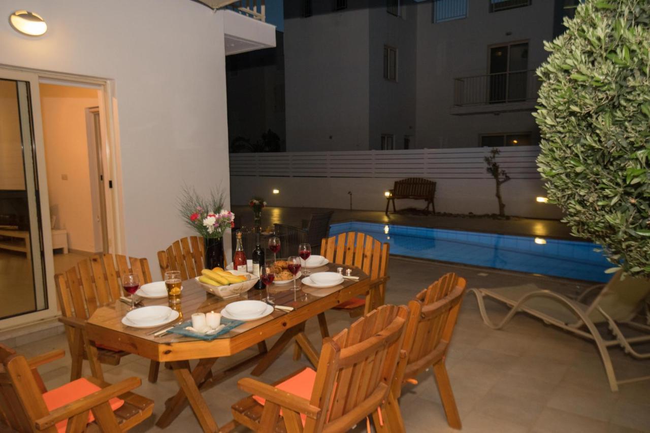 Villa Pomelo Protaras Bagian luar foto