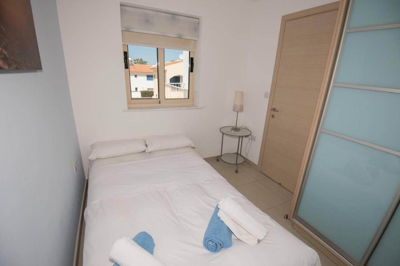 Villa Pomelo Protaras Bagian luar foto